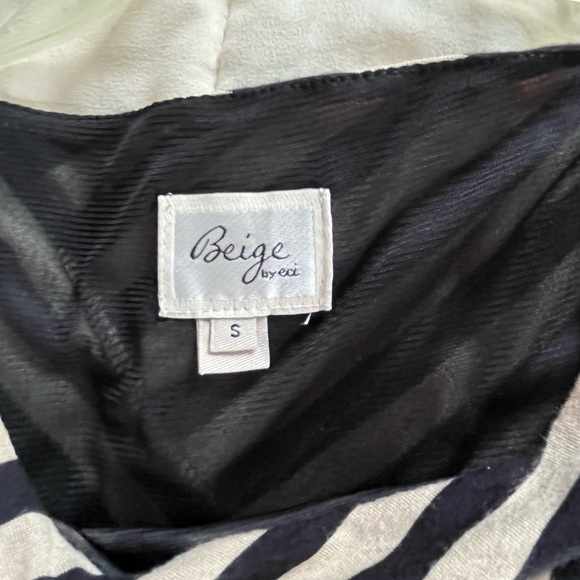 Normakamali black and white dress ruched in back and sides. Sleeveless Size M - Picture 8 of 10